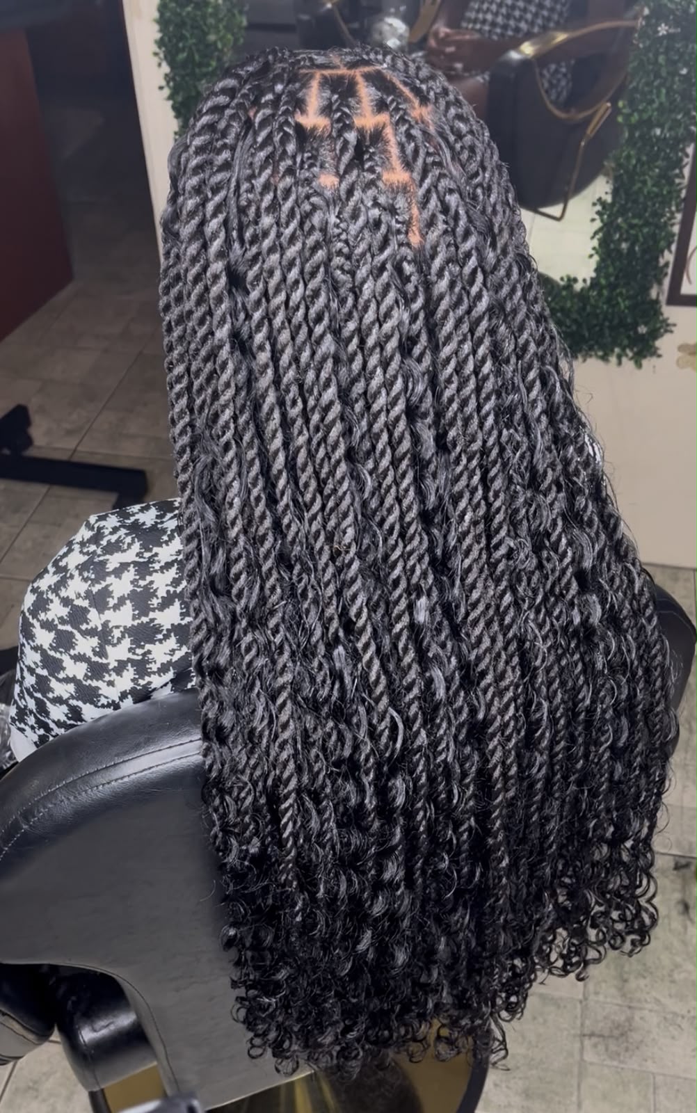 Long wavy twist style